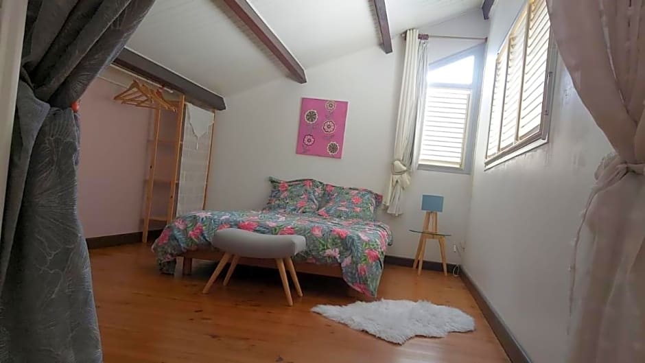 Chambre d'hôte et Loft dans maison de charme piscine à débordement La Villa Gialla