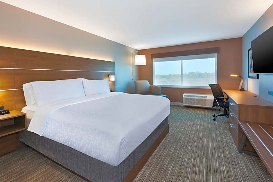 Holiday Inn Express & Suites Cedar Springs  Grand Rapids N By IHG