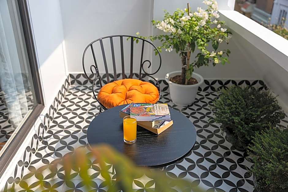 Hanoi House Hotel & Travel