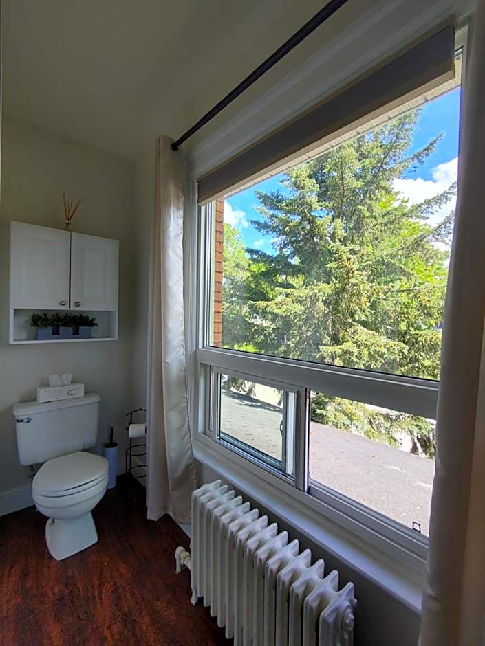 Stonewater Manor B&B