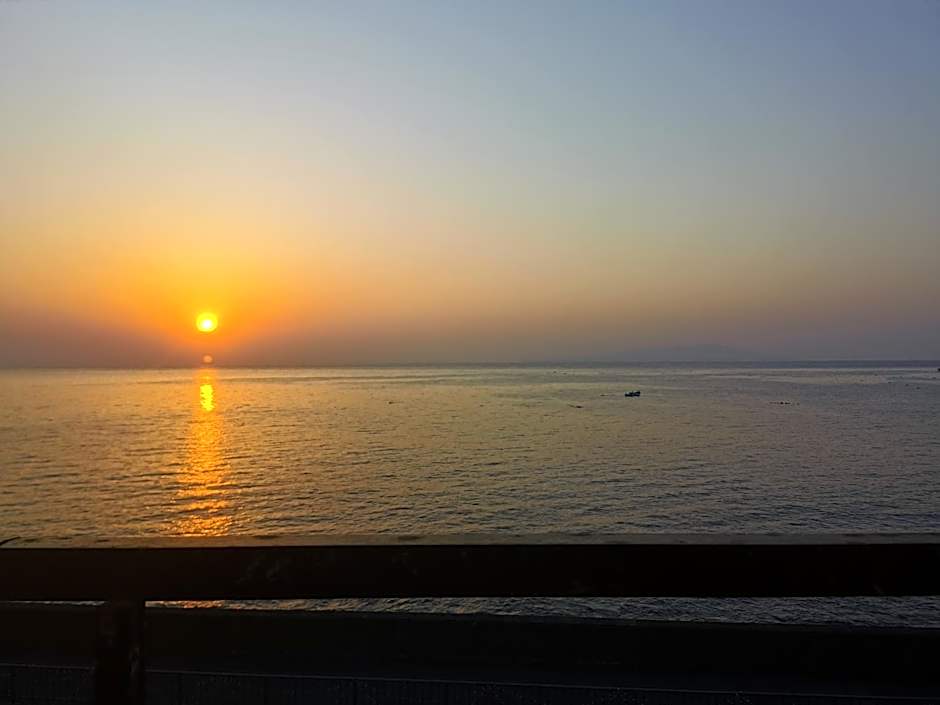 Izu Hokkawa Seaside Guesthouse – Higashiizu, KY