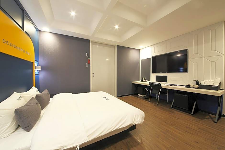 Premium Ava Hotel