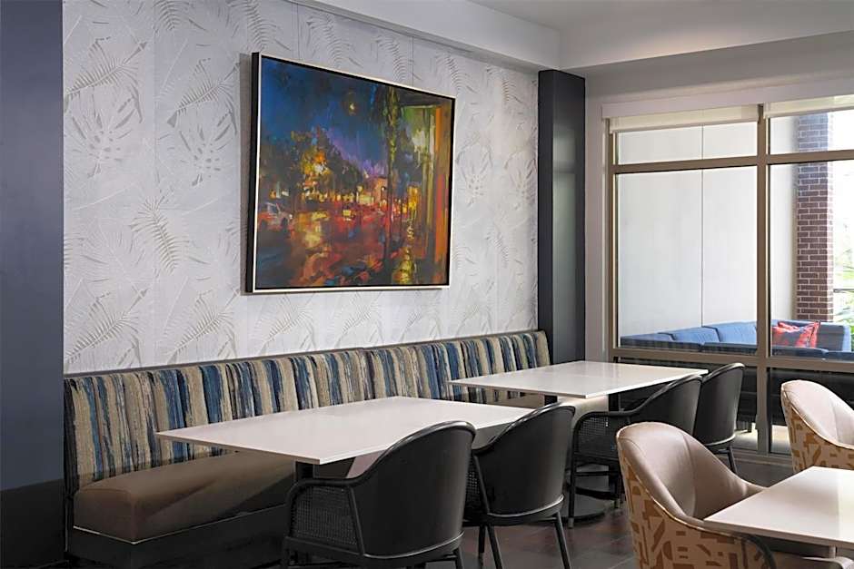 Hilton Garden Inn Charleston Waterfront/Downtown