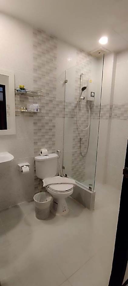 Outdoor Inn Kata Hotel