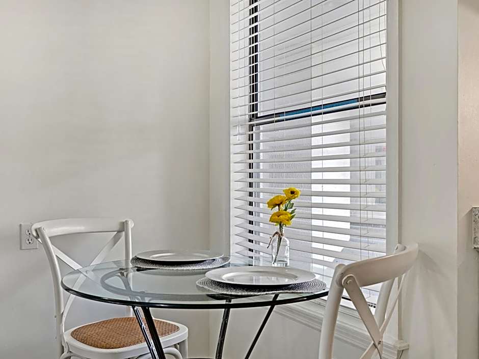 Charming Beach Studio With Pool & Sauna