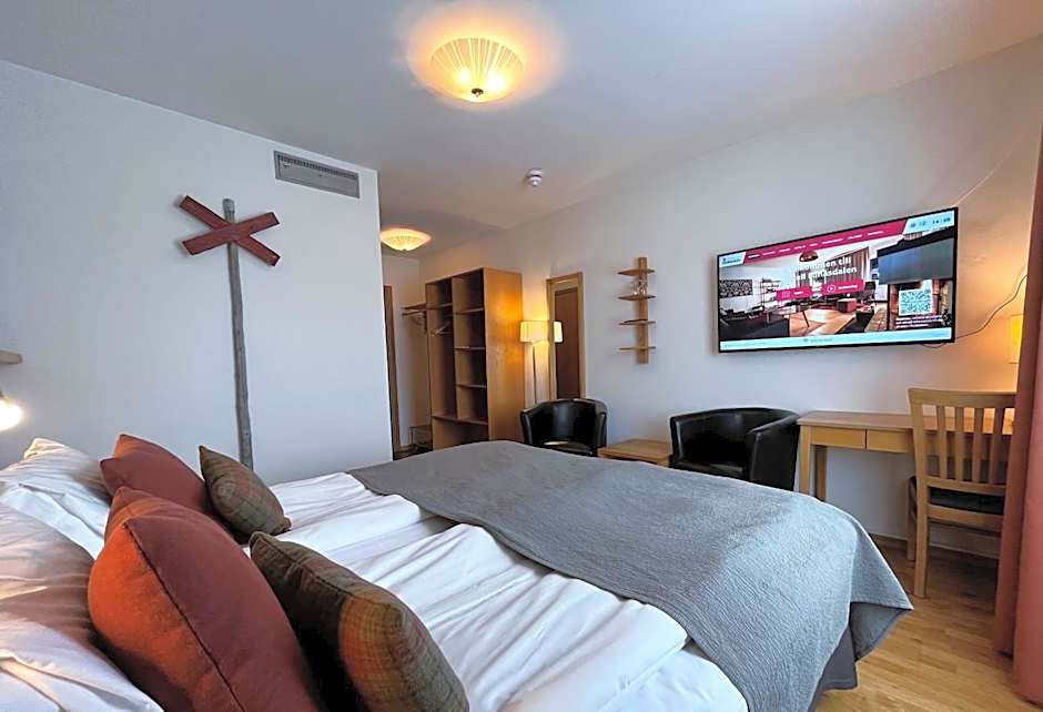 Photo 1 of 6 of 2 Beds, Accessible