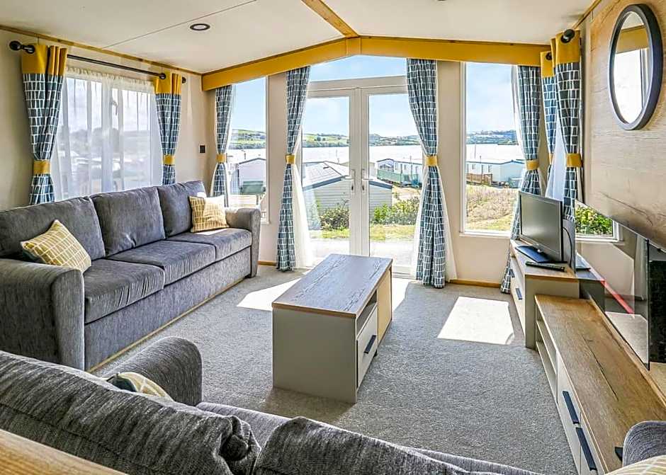 Waters Edge Leisure Park