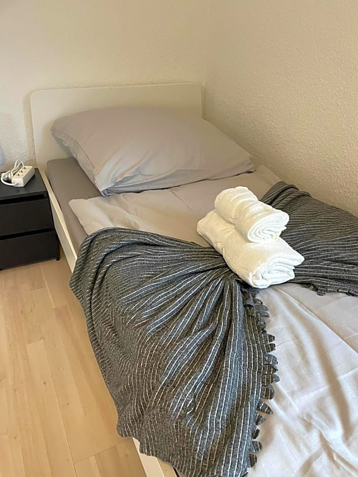 B-S Apartments L