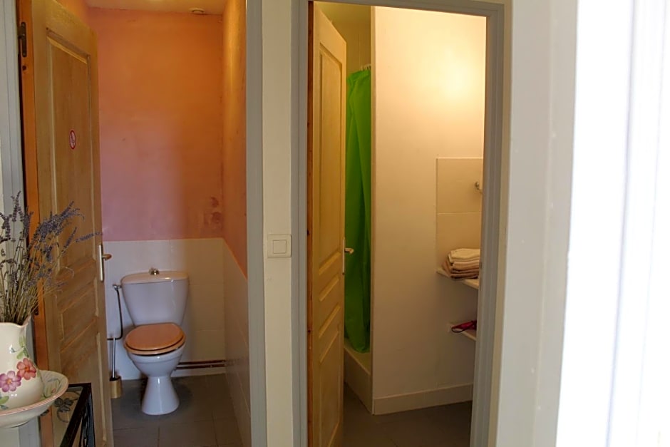 Comme Un Coq En Pâte – L'Hôpital-le-Mercier, LA