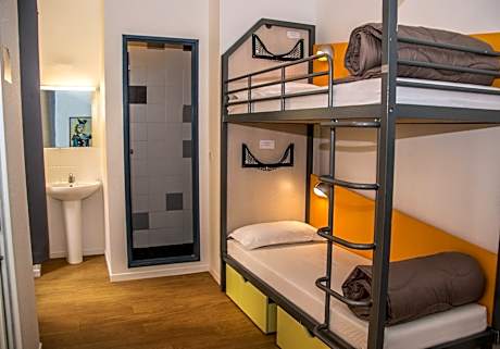 Room with 2 bunk beds with Ensuite Shower – Shared Toilets