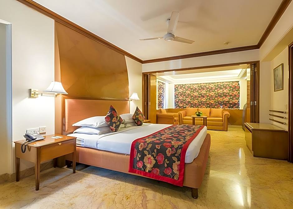 Hotel Parle International