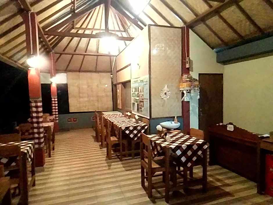 Aris Homestay and Warung Made