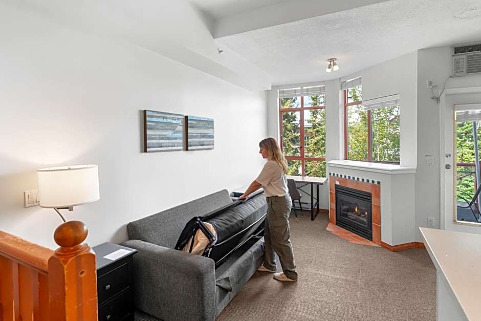 Alpenglow Lodge Family & Work Retreat by MVA