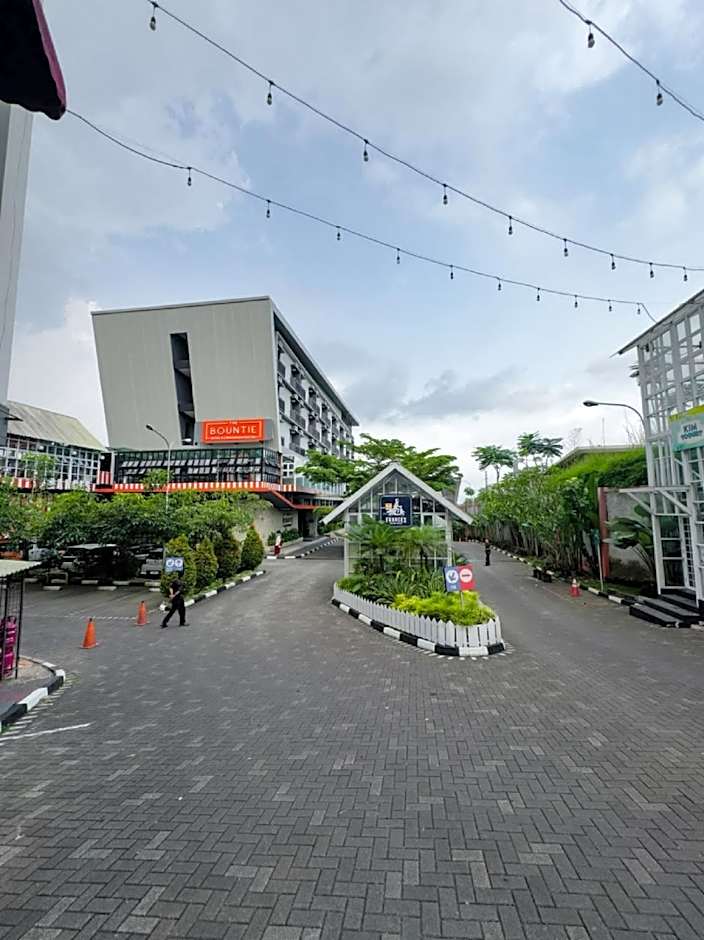 The Bountie Hotel and Convention Centre Sukabumi