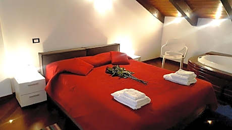 Deluxe Suite with Spa Bath