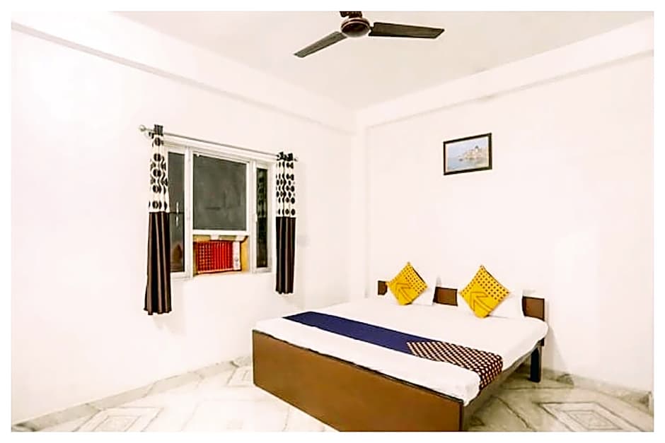 Goroomgo Shiv Ganga Guest House varanasi