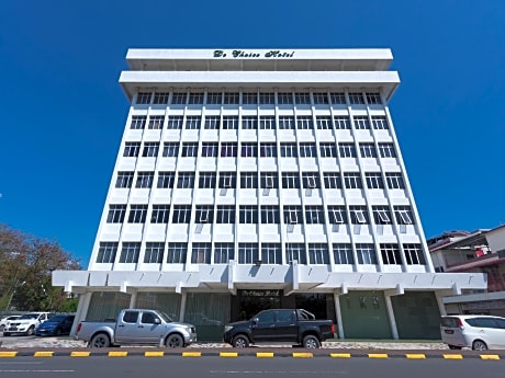 OYO 89619 De Choice Hotel