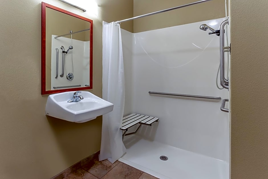 Candlewood Suites Minot