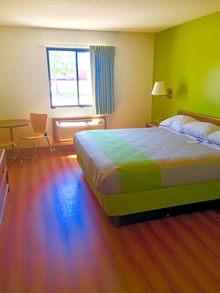 Motel 6-Fargo, ND - South