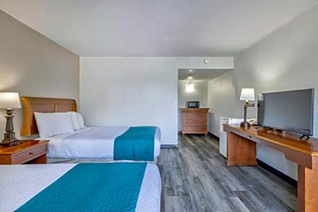 Queen Room with Two Queen Beds - Non-Smoking