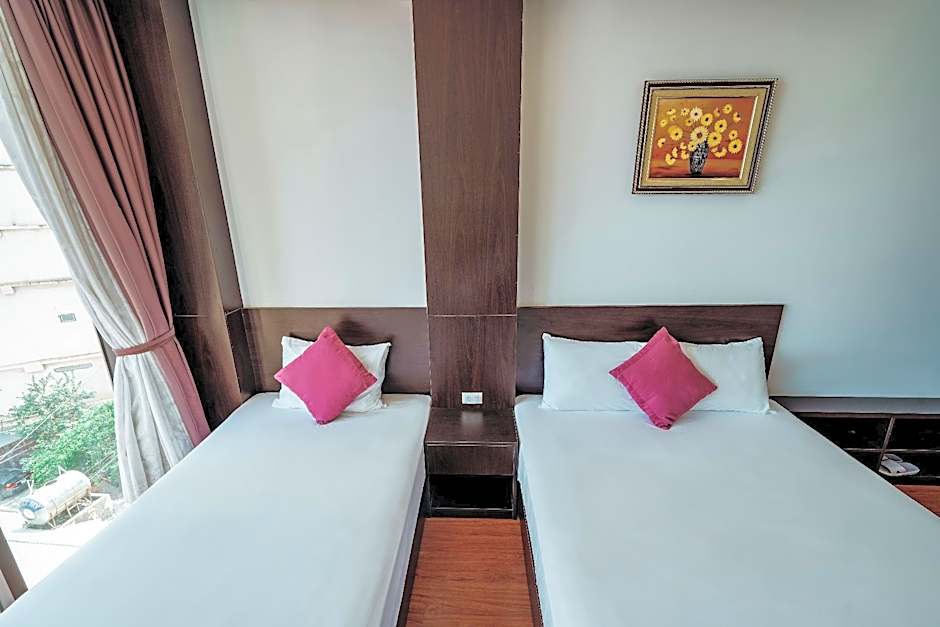 Ivy Hotel Ha Long