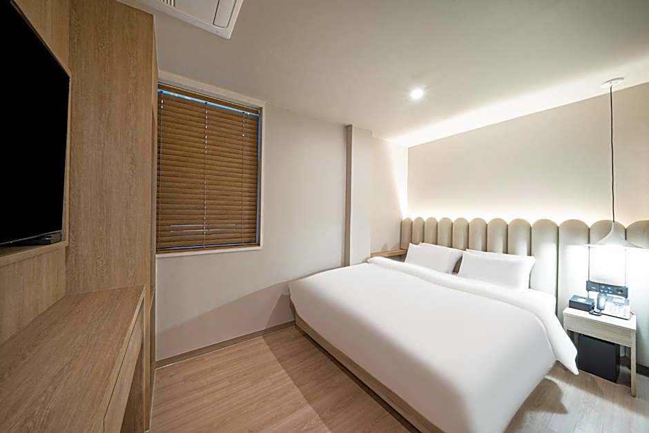 Gyeongju Poverta Hotel