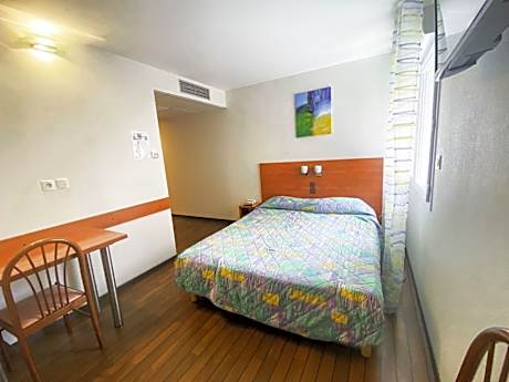 Studio (4 Adults)