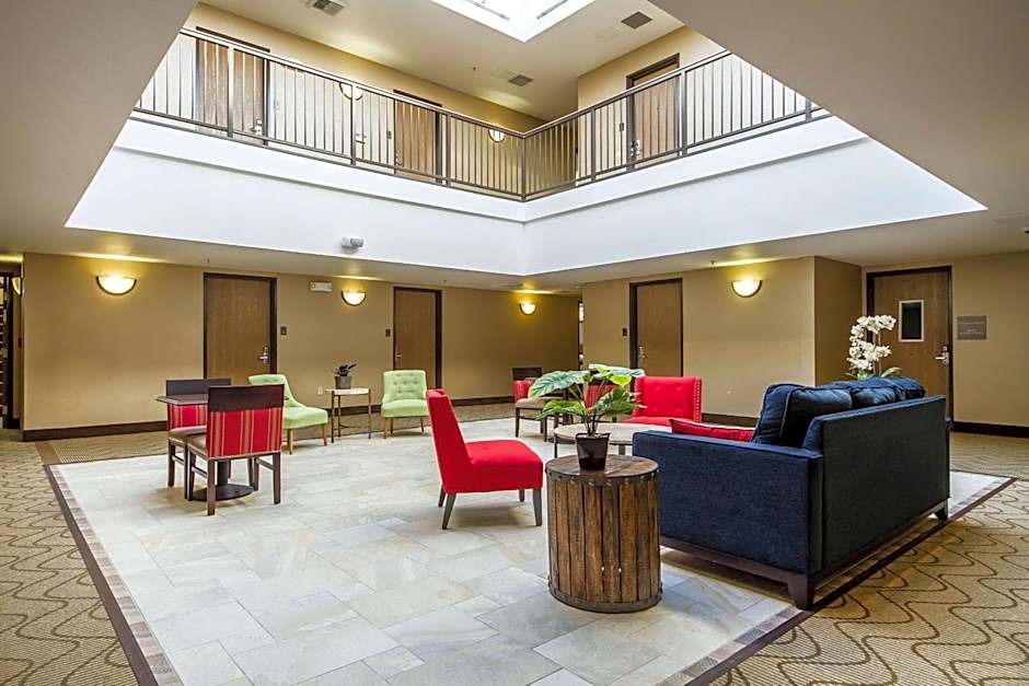 THE ATRIUM HOTEL - SFO AIRPORT FREE! - Shuttle Bus - Parking - WIFI