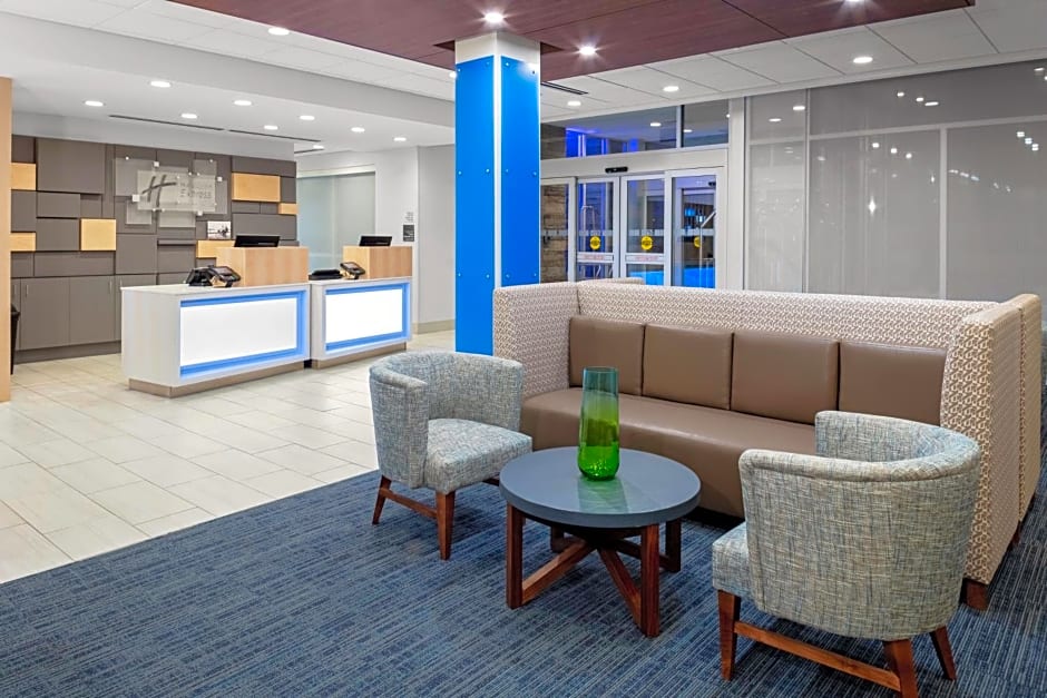 Holiday Inn Express & Suites - Wilmington West - Medical Park, an IHG Hotel