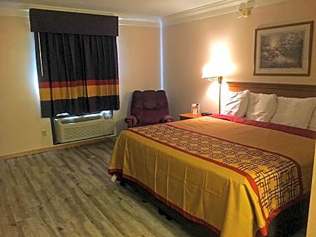 1 King Bed Jacuzzi Suite Non-Smoking