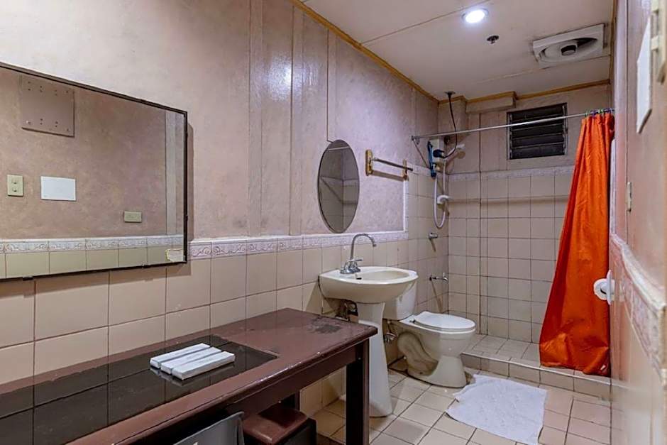 Check Inn Bacolod by RedDoorz