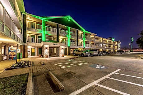 Hometowne Studios Dallas - Mesquite