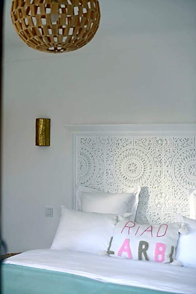Riad Larbi Khalis