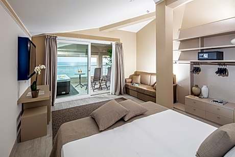 Panoramic Double Room with Sofa Bed,Whirlpool and Direct Sea View