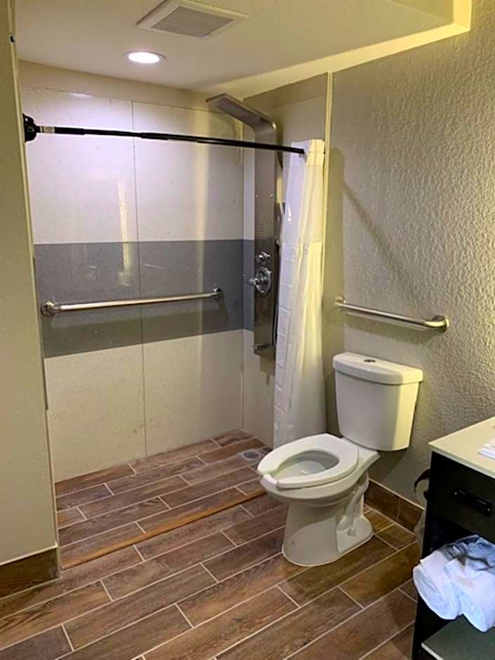 Photo 1 of 5 of 2 Queen Beds, Mobility Accessible, Roll in Shower