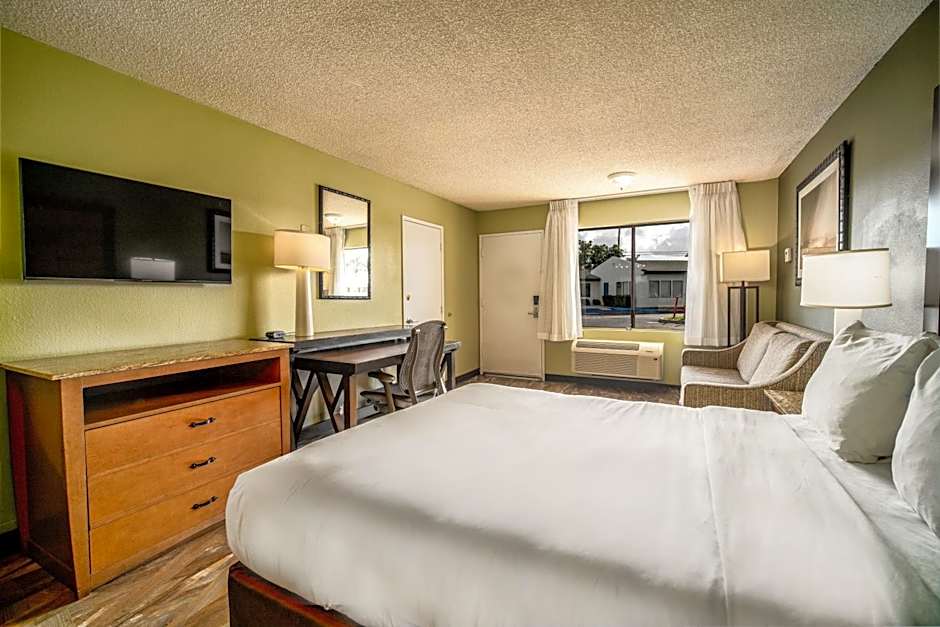The Buena Park Hotel & Suites