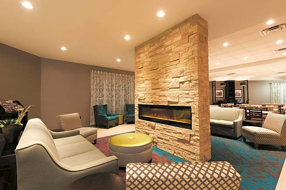 La Quinta Inn & Suites by Wyndham Lynchburg At Liberty Univ.