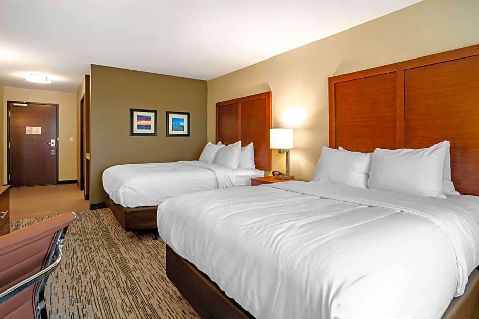 Comfort Inn and Suites Ames near ISU Campus