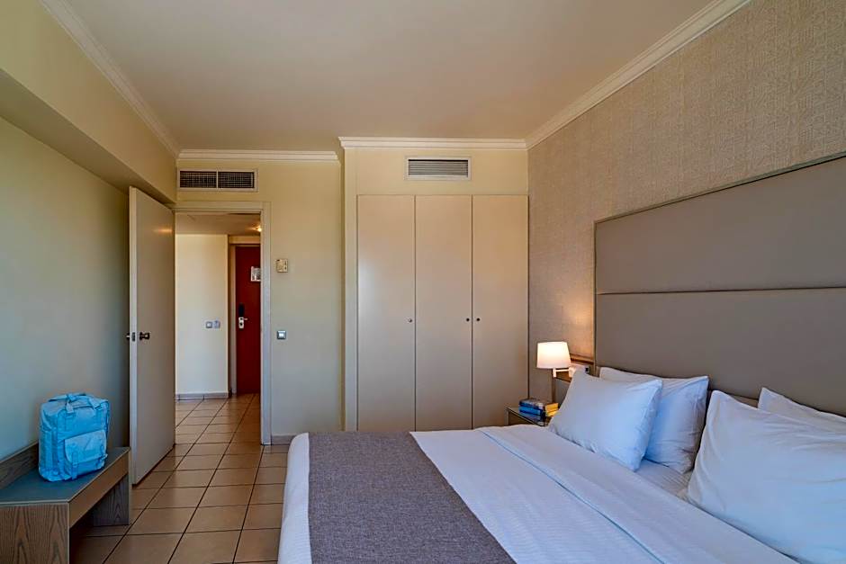 Athineon Hotel