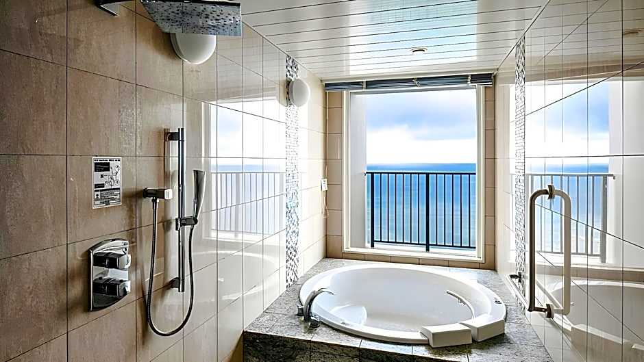 Vessel Hotel Campana Okinawa