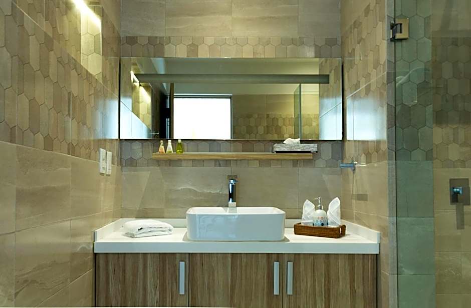 Opal Suites Apartments