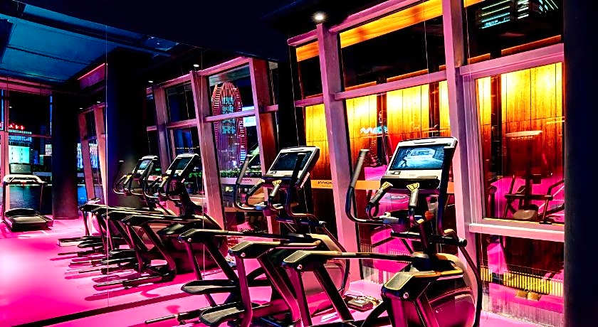 Moxy Ningbo Old Bund
