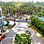 Bayfront Suite in Pasay Near NAIA Terminal, PICC, Star City, MOA and US Embassy - Pet-Friendly, Wi-Fi & Netflix, Free Swimming Pool, Sauna, Work from Home Ready