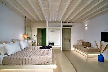 Superior Double Room with Pool View