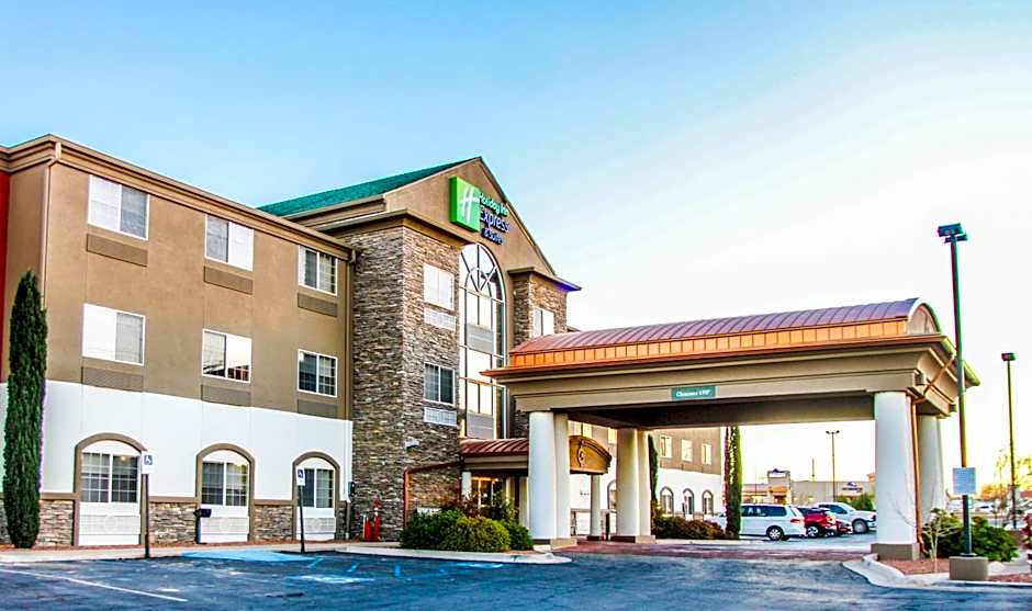 Holiday Inn Express Hotel & Suites Carlsbad By IHG