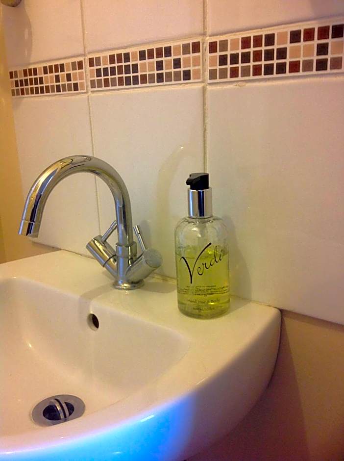 Cleasewood Guest House