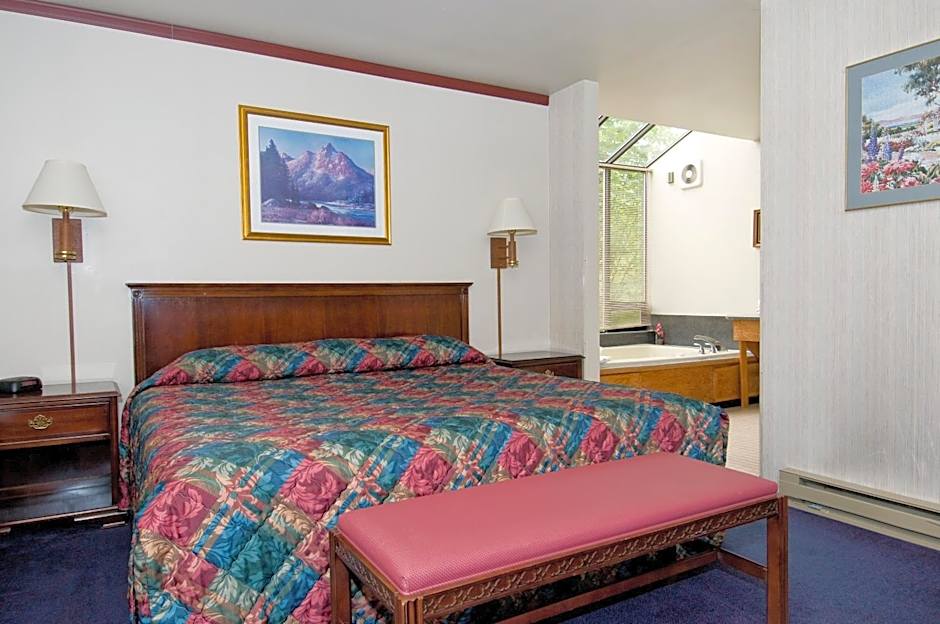 Foto 1 di 5 di 1 King Bed Suite, Jacuzzi®