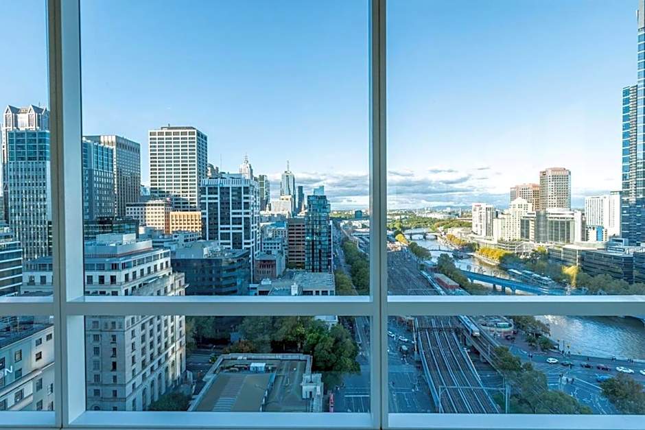 Penthouse 3 bdrm amazing views opposite casino