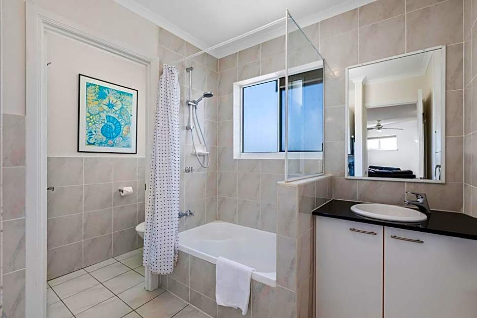 The Burlington Holiday Apartments