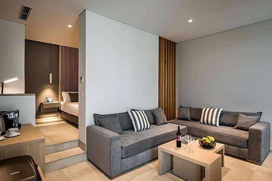 Trianon Luxury Apartments & Suites